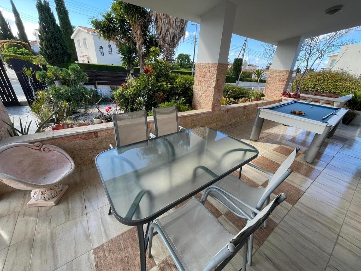 Villa Ocean Stones 1Km From Main Coral Bay Beach Peyia Buitenkant foto