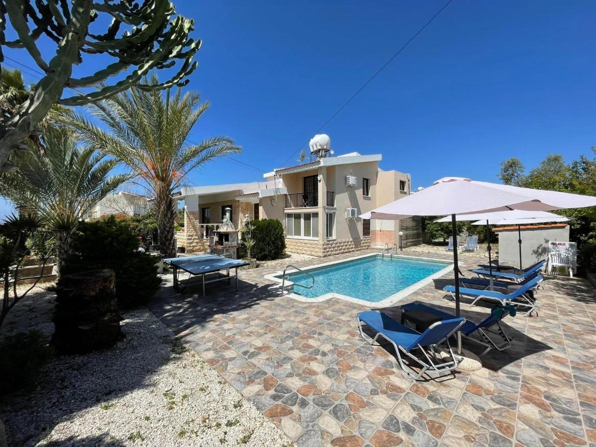 Villa Ocean Stones 1Km From Main Coral Bay Beach Peyia Buitenkant foto