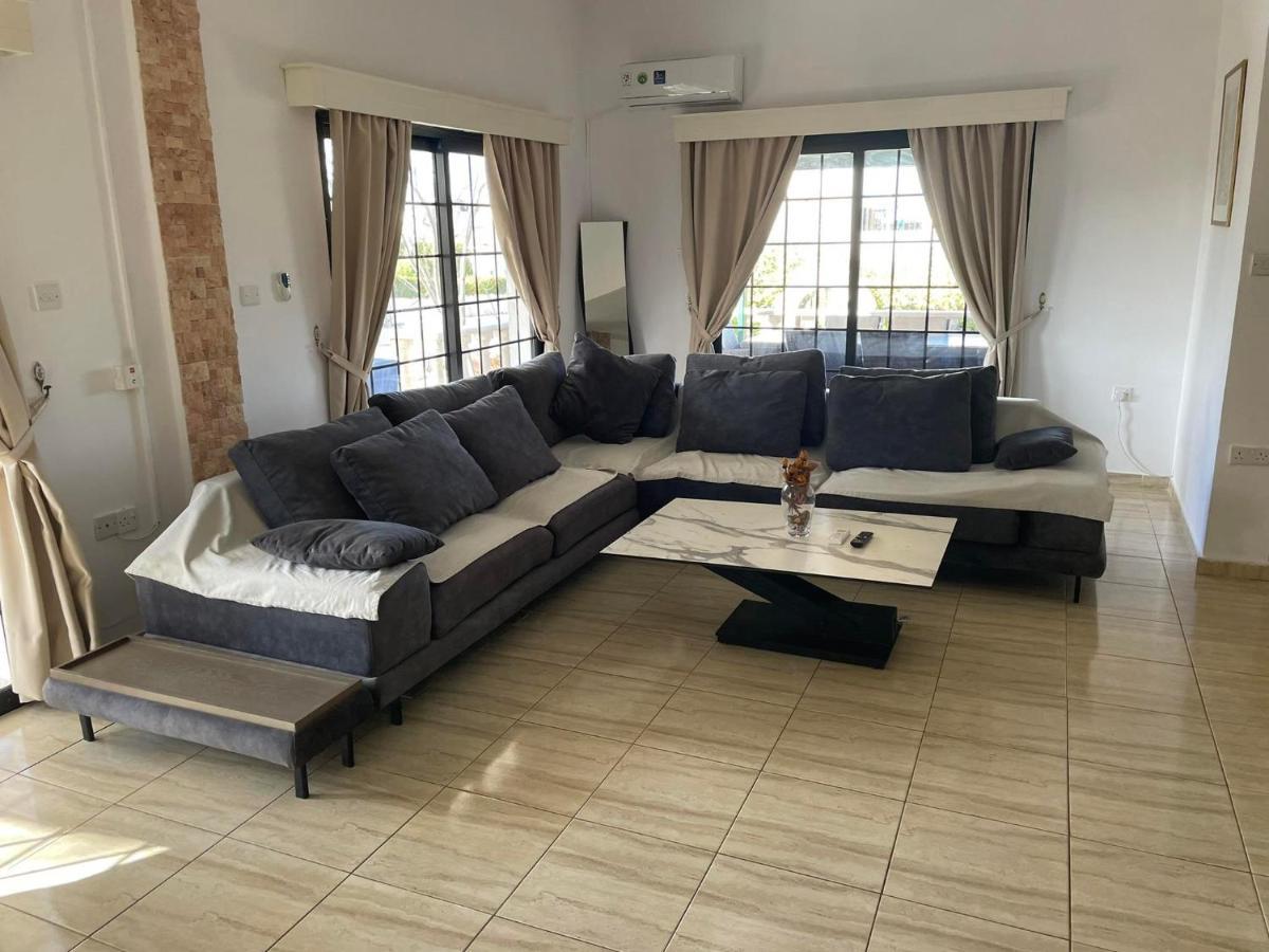 Villa Ocean Stones 1Km From Main Coral Bay Beach Peyia Buitenkant foto