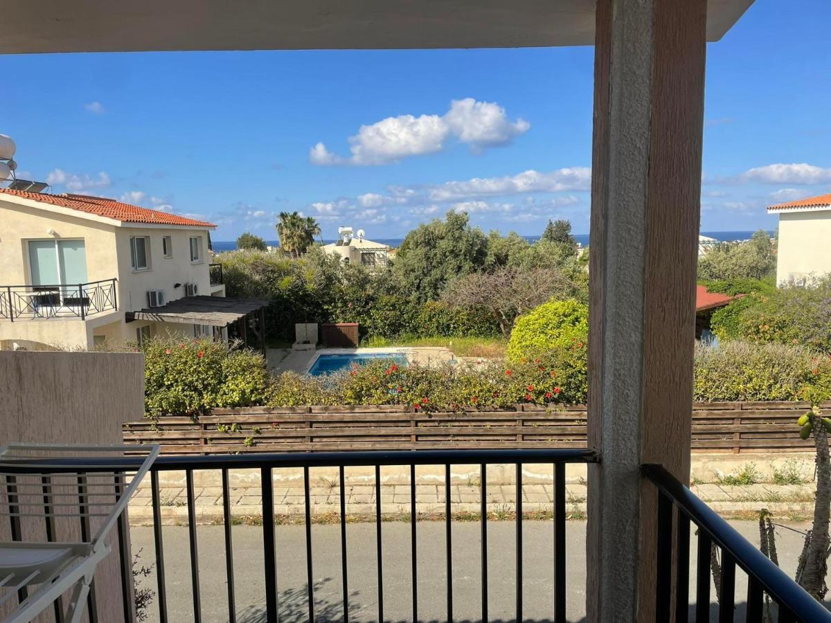 Villa Ocean Stones 1Km From Main Coral Bay Beach Peyia Buitenkant foto