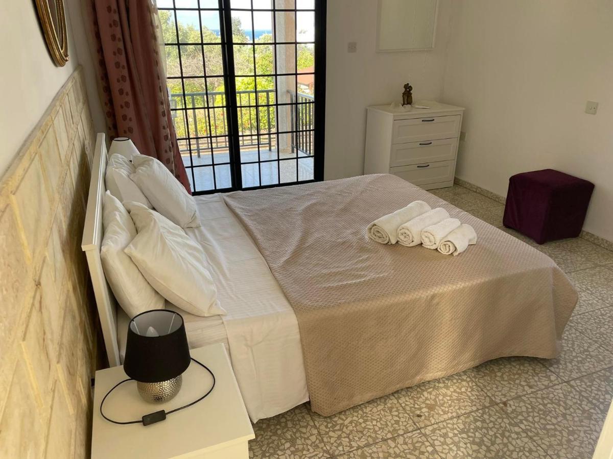 Villa Ocean Stones 1Km From Main Coral Bay Beach Peyia Buitenkant foto