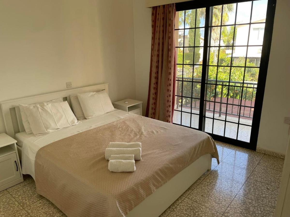 Villa Ocean Stones 1Km From Main Coral Bay Beach Peyia Buitenkant foto